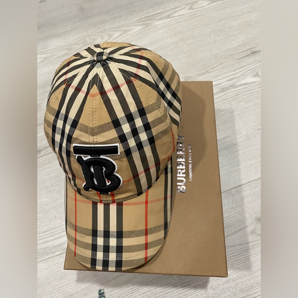 Burberry cap , size L